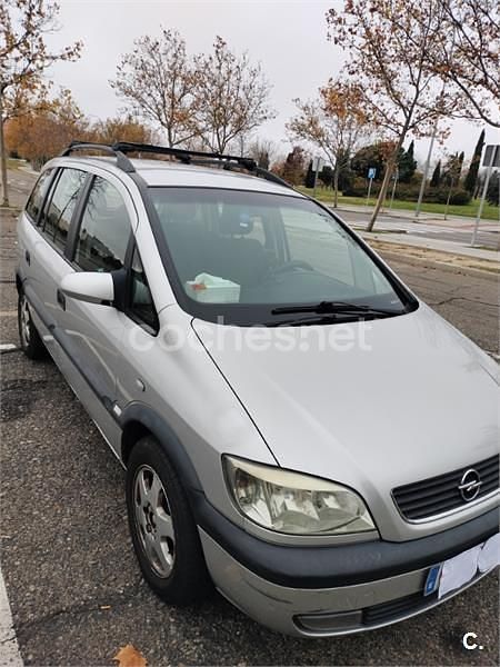Usado Opel Zafira Elegance 100 CV (73 kW) 2001 Gris / plata Monovolumen
