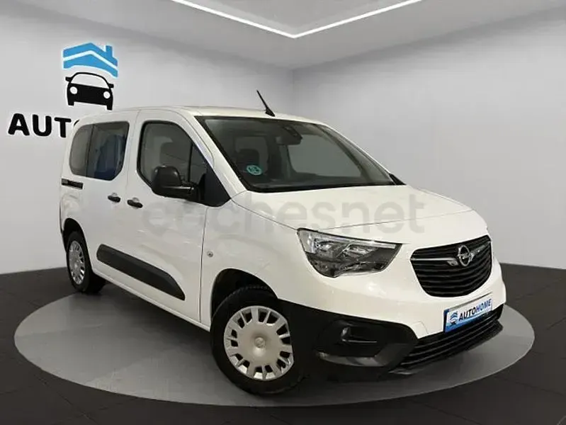 Usado Opel Combo Life Innovation 102 CV (75 kW) 2020 Blanco Monovolumen