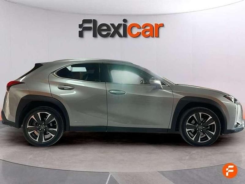Usado Lexus UX 250h Business Edition 184 CV (135 kW) 2020 Beige SUV