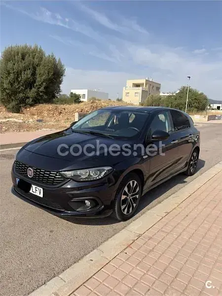 Usado Fiat Tipo Mirror 95 CV (69 kW) 2020 Negro Berlina