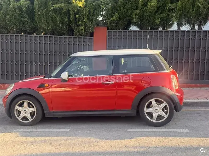 Usado Mini Cooper 120 CV (88 kW) 2007 Rojo Utilitario