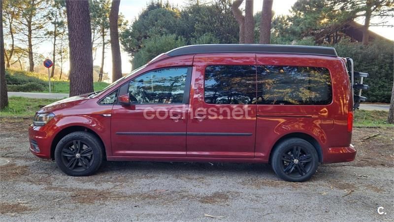 Usado VW Caddy Maxi Beach 125 CV (91 kW) 2016 Rojo Monovolumen
