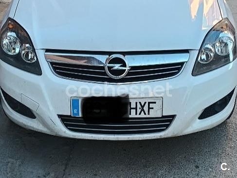 Usado Opel Zafira Family 120 CV (88 kW) 2014 Blanco Monovolumen