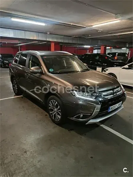 Usado Mitsubishi Outlander Motion 150 CV (110 kW) 2017 Marrón SUV