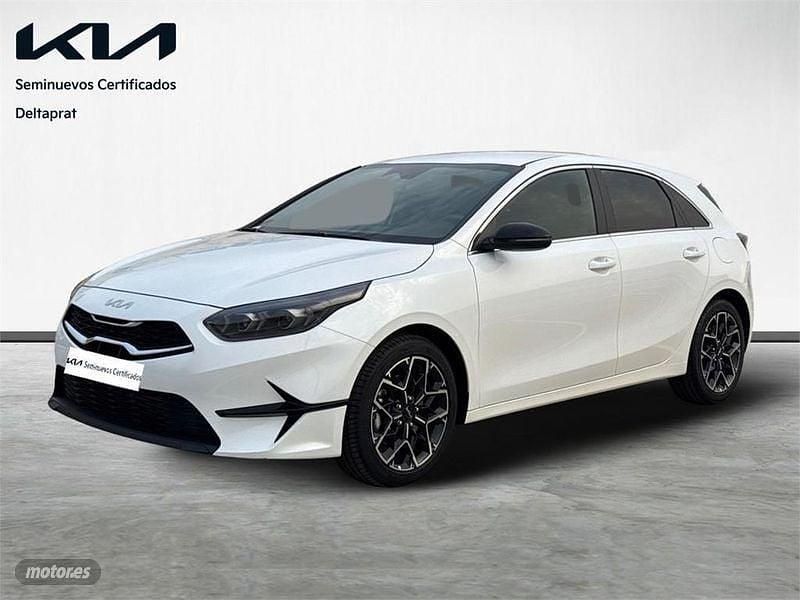 Blanco Usado 2024 Kia Ceed Style Berlina | 21.750 € (Buen precio) - Imagen 1/4