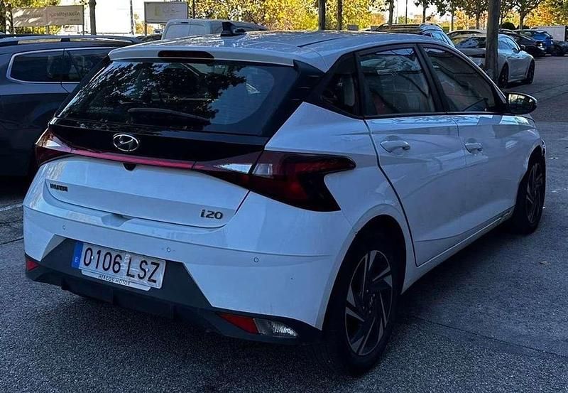 Blanco Usado 2021 Hyundai i20 Utilitario | 7990 € (Buen precio) - Imagen 1/4