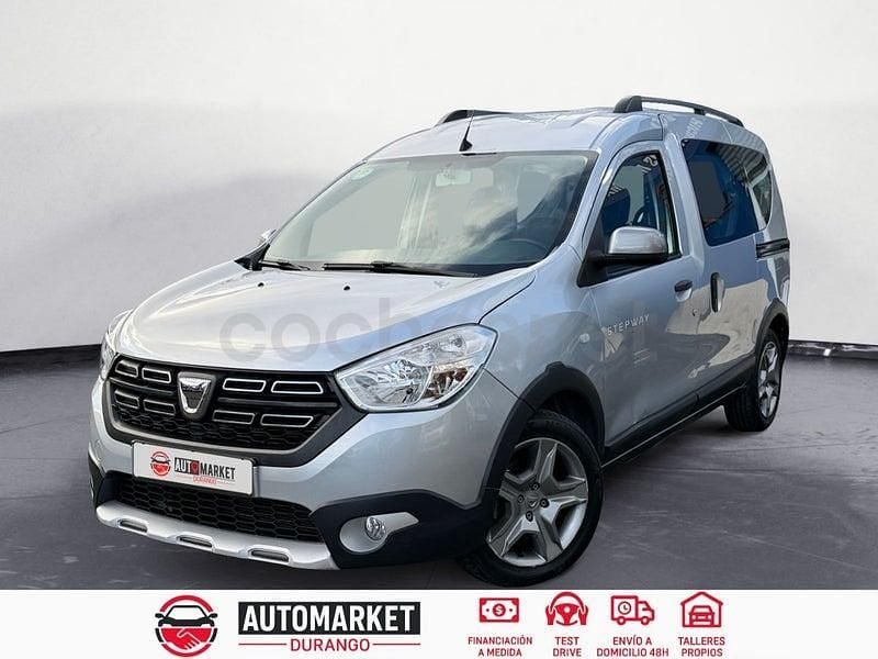 Usado Dacia Dokker Essentiel 95 CV (69 kW) 2020 Gris / plata Monovolumen