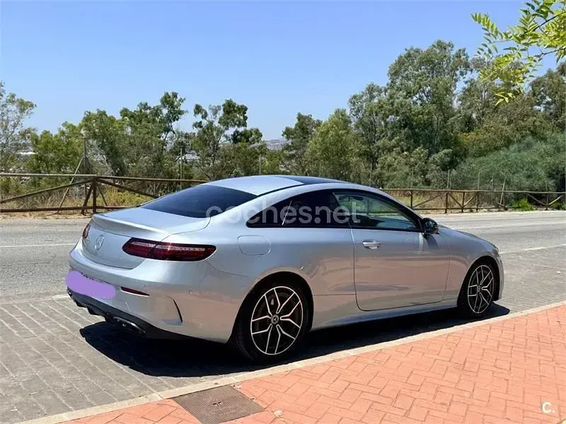 Usado Mercedes E220 194 CV (142 kW) 2021 Gris / plata Coupe