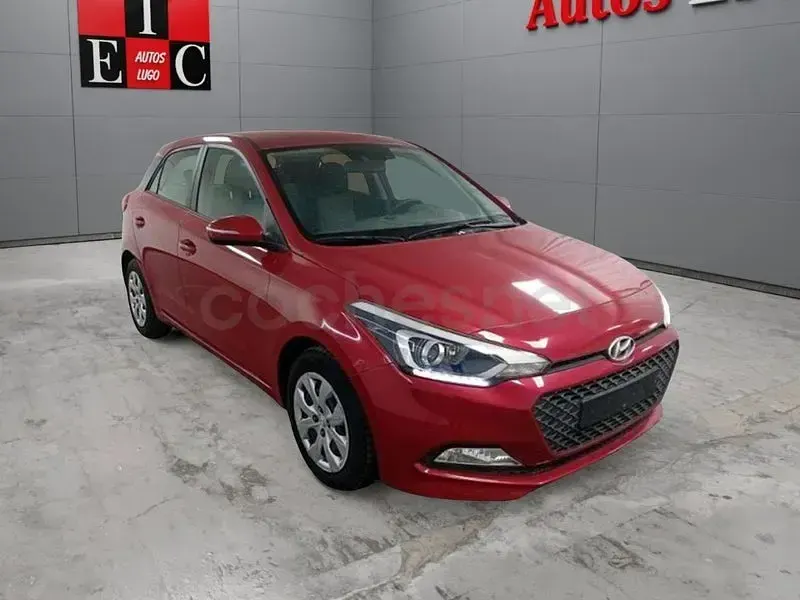 Usado Hyundai i20 84 CV (61 kW) 2018 Rojo Berlina