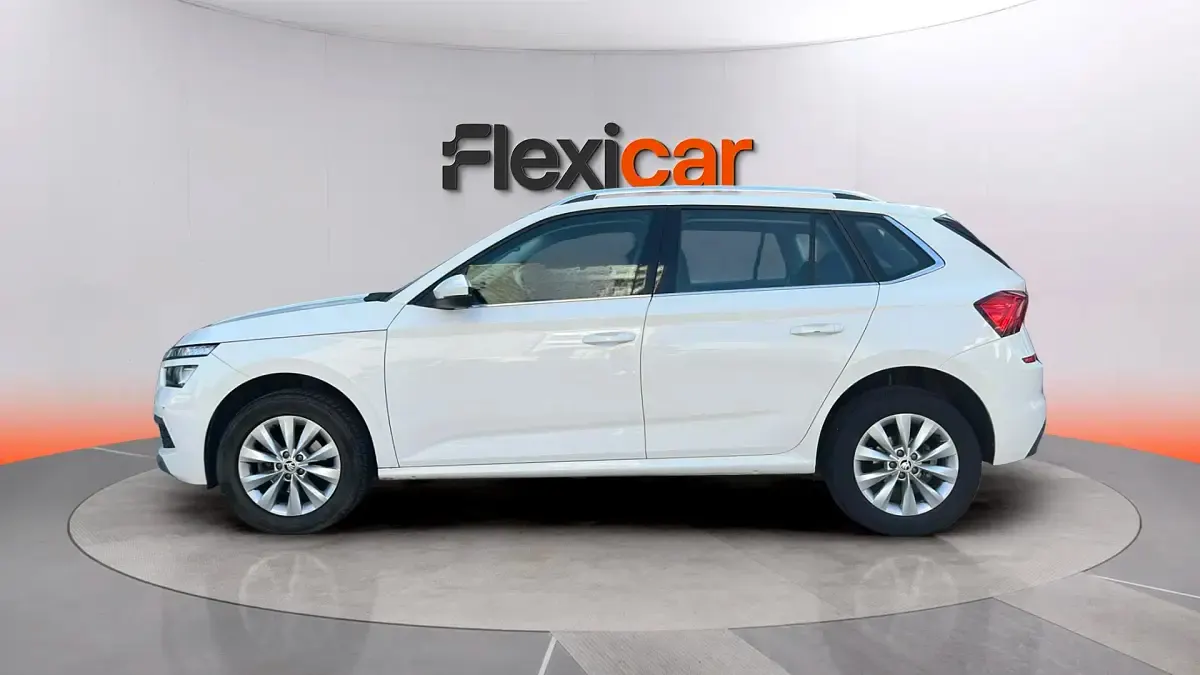 Usado Skoda Kamiq Ambition 110 CV (80 kW) 2021 Blanco SUV