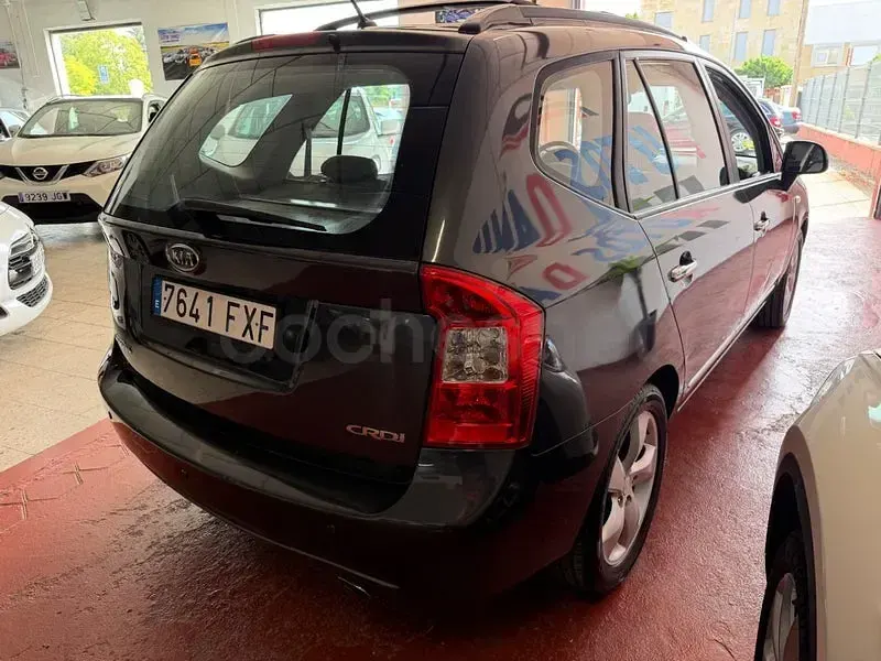 Usado Kia Carens Active 140 CV (102 kW) 2008 Negro Monovolumen