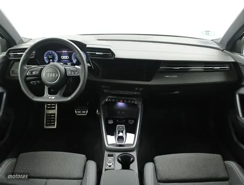 Usado Audi A3 S-Line 204 CV (150 kW) 2025 Negro Berlina