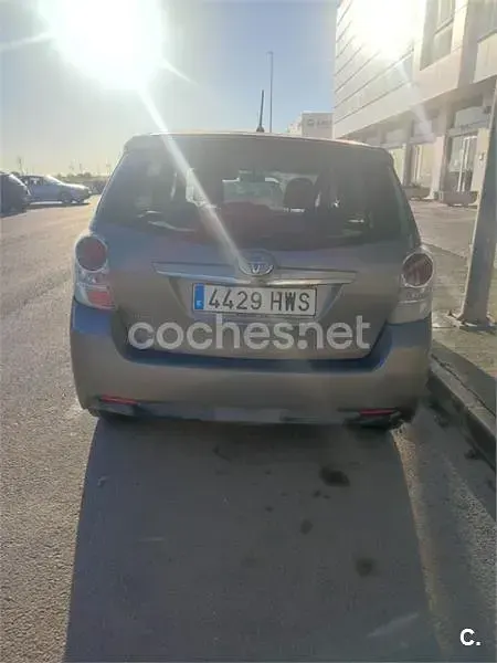 Usado Toyota Verso Advance 112 CV (82 kW) 2014 Beige Monovolumen