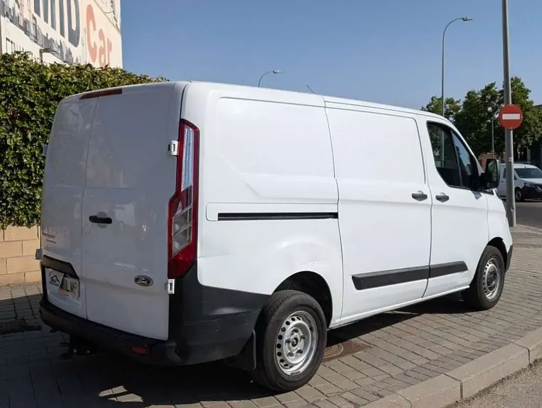 Usado Ford Transit Custom Ambiente 105 CV (77 kW) 2021 Blanco Van