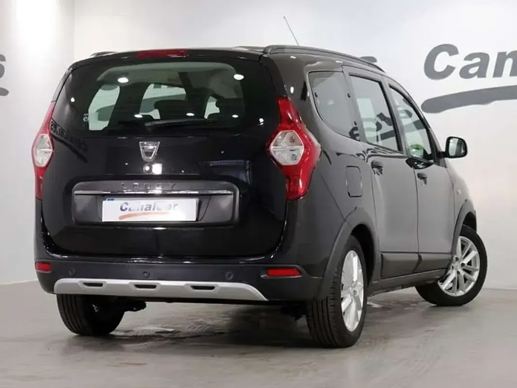 Usado Dacia Lodgy Stepway 102 CV (75 kW) 2018 Negro Monovolumen