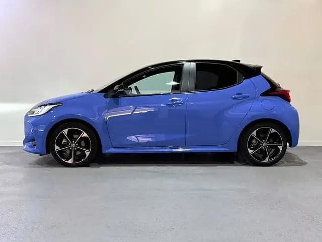 Usado Toyota Yaris Hybrid Edition 131 CV (96 kW) 2024 Azul Berlina