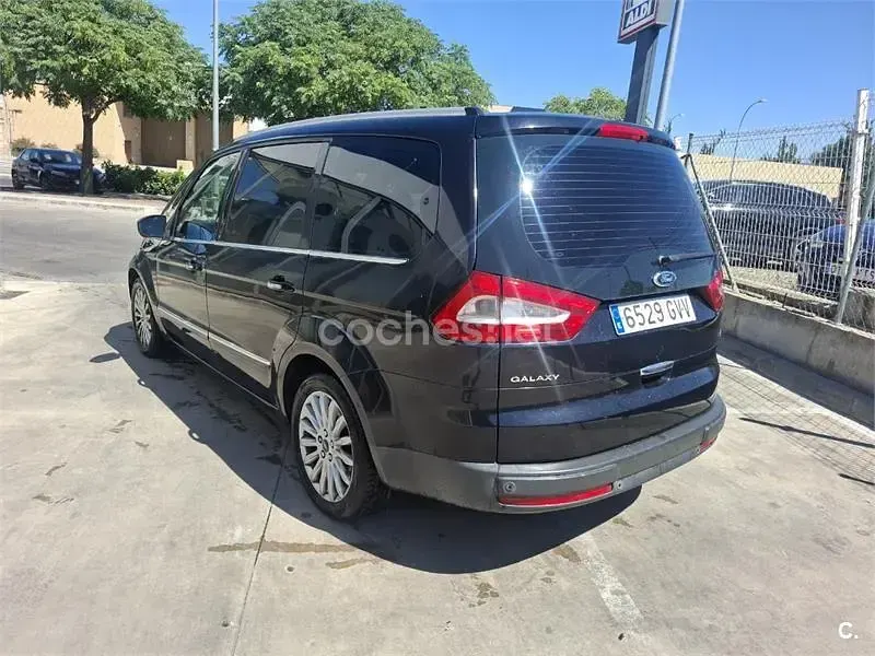 Usado Ford Galaxy Trend 140 CV (102 kW) 2010 Negro Monovolumen