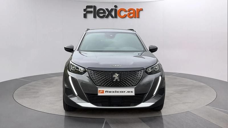 Usado Peugeot 2008 Active 101 CV (74 kW) 2023 Gris SUV