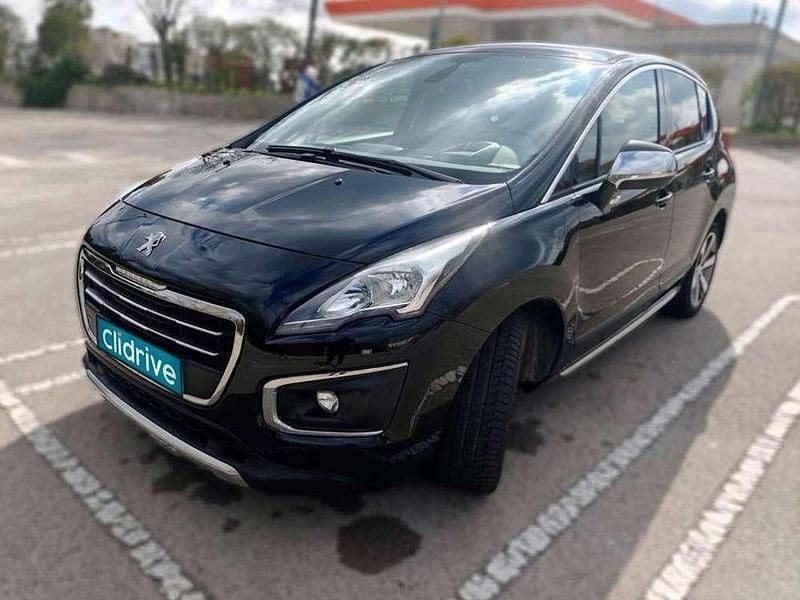Usado Peugeot 3008 Allure 120 CV (88 kW) 2015 Negro Familiar