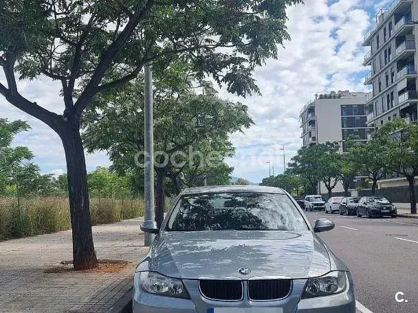 Usado BMW 320 Comfort Edition 163 CV (119 kW) 2006 Gris / plata Berlina