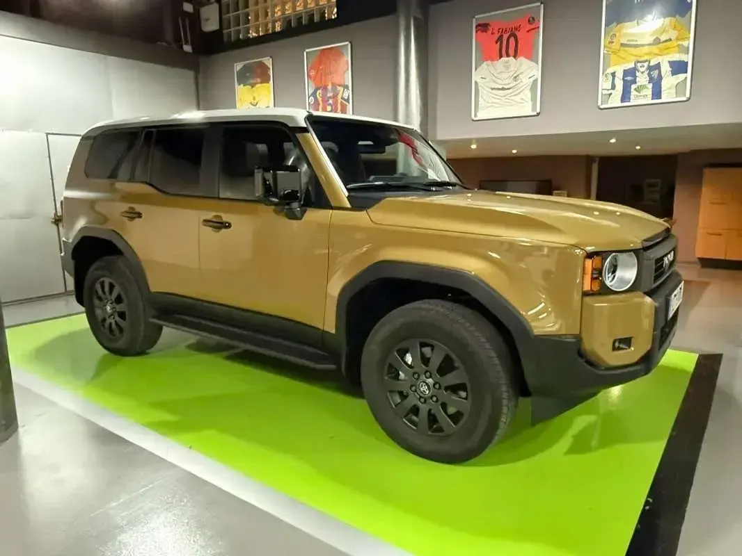 Usado Toyota Land Cruiser Edition 207 CV (152 kW) 2025 Amarillo SUV