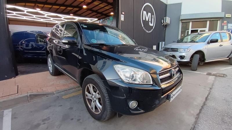 Usado Toyota RAV4 Executive 150 CV (110 kW) 2010 Negro SUV