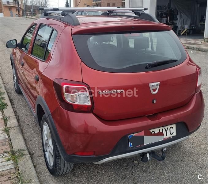 Usado Dacia Sandero Stepway 90 CV (66 kW) 2014 Rojo Berlina