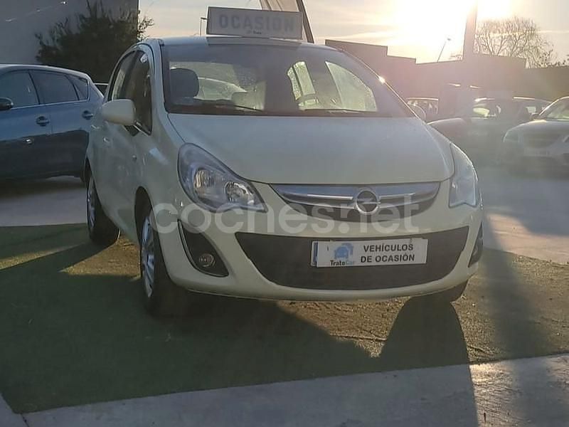 Beige Usado 2013 Opel Corsa Selective Berlina | 5999 € (Precio justo) - Imagen 1/4