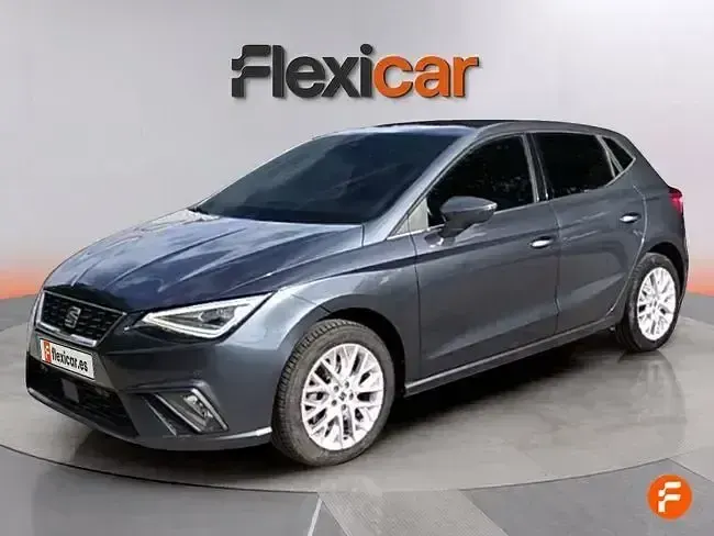 Usado Seat Ibiza 115 CV (84 kW) 2024 Gris Utilitario