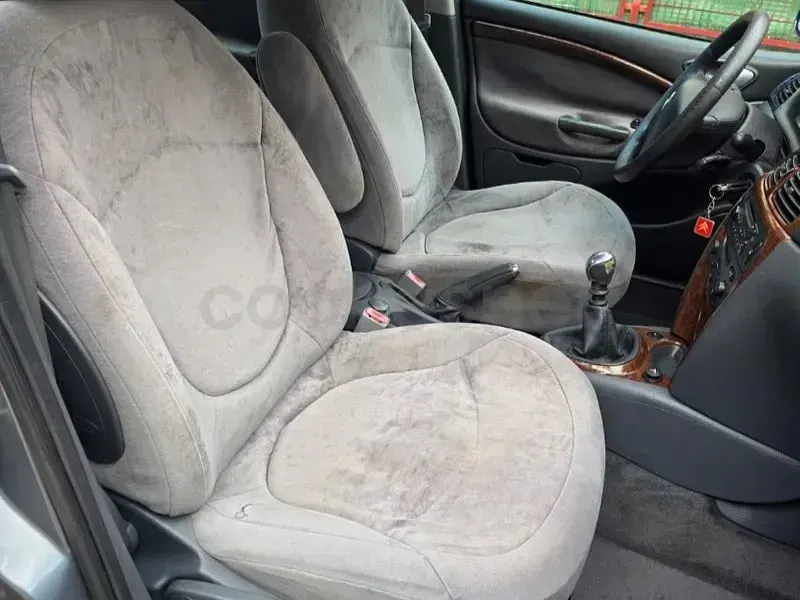 Usado Citroën C5 Exclusive 110 CV (80 kW) 2004 Azul Berlina