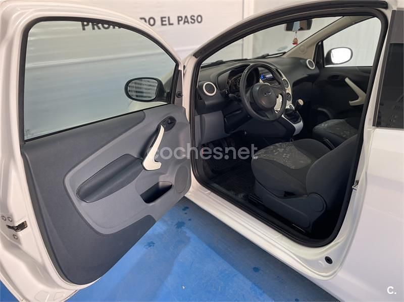 Usado Ford Ka 69 CV (50 kW) 2013 Blanco Berlina