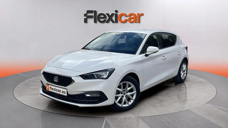Usado Seat Leon Reference 116 CV (85 kW) 2021 Blanco Berlina