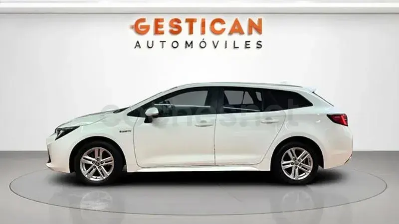 Usado Toyota Corolla Active 122 CV (89 kW) 2022 Blanco Familiar