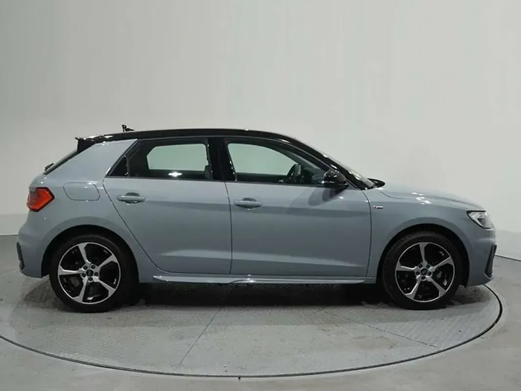 Usado Audi A1 Sportback 116 CV (85 kW) 2025 Gris Utilitario
