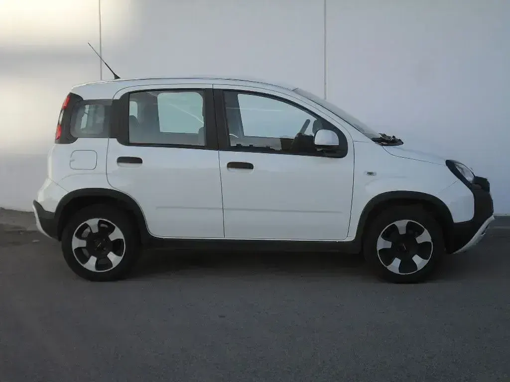 Usado Fiat Panda Cross Cross 70 CV (51 kW) 2023 Blanco Utilitario