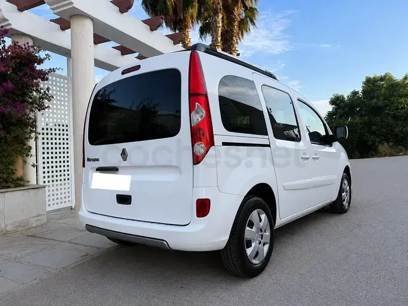 Usado Renault Kangoo Dynamique 110 CV (80 kW) 2013 Blanco Monovolumen