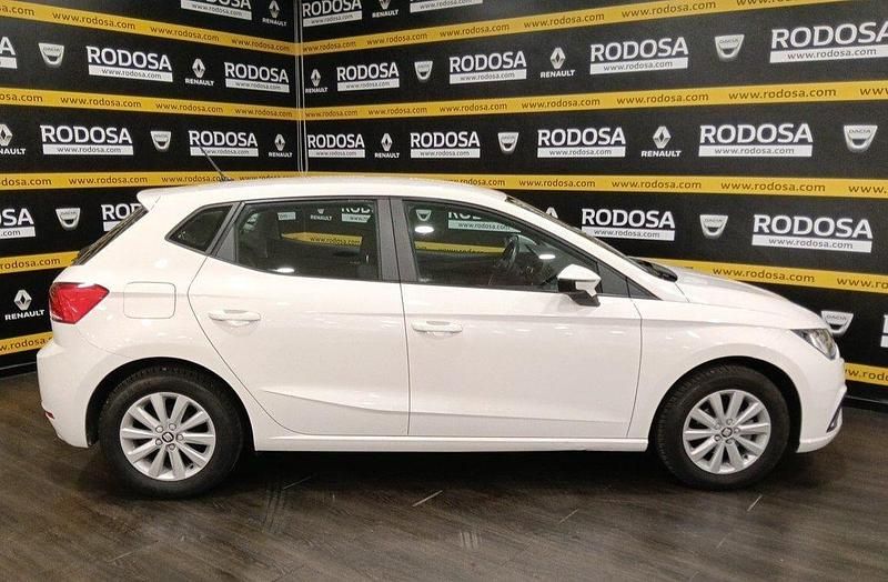 Usado Seat Ibiza Style 75 CV (55 kW) 2018 Blanco Berlina