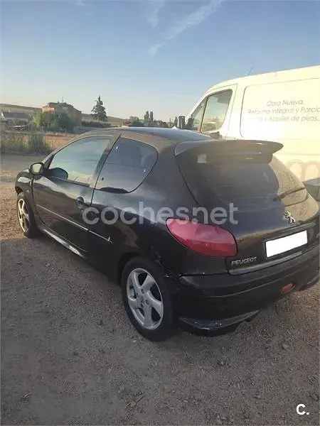 Usado Peugeot 206 Quiksilver 90 CV (66 kW) 2004 Negro Berlina