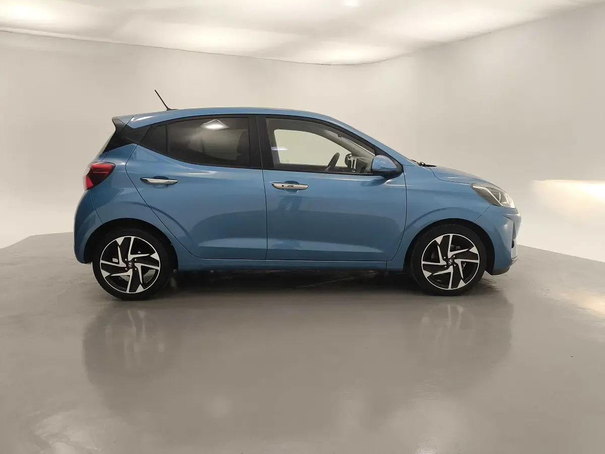 Usado Hyundai i10 67 CV (49 kW) 2022 Azul Utilitario