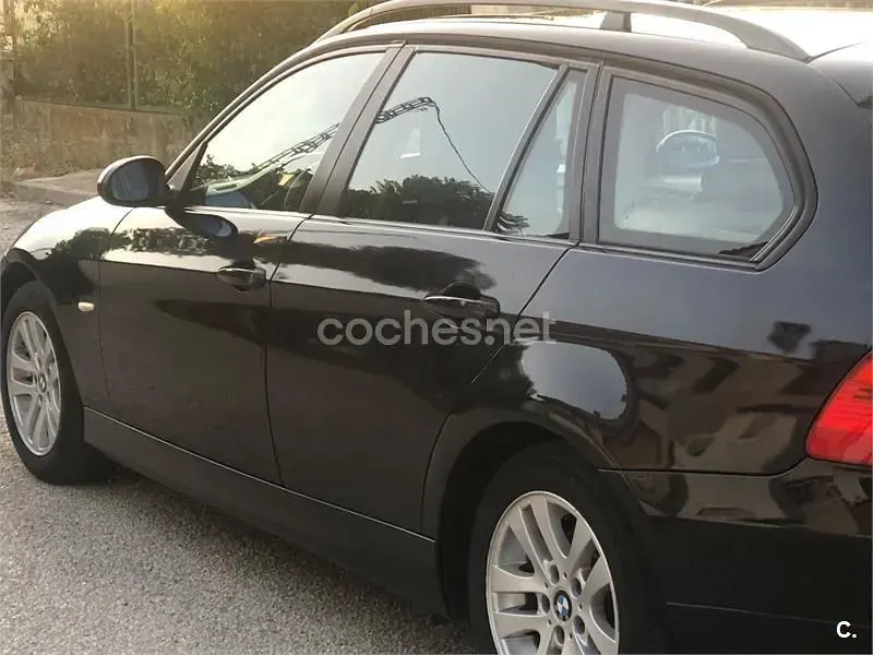 Usado BMW 318 129 CV (94 kW) 2007 Azul Familiar