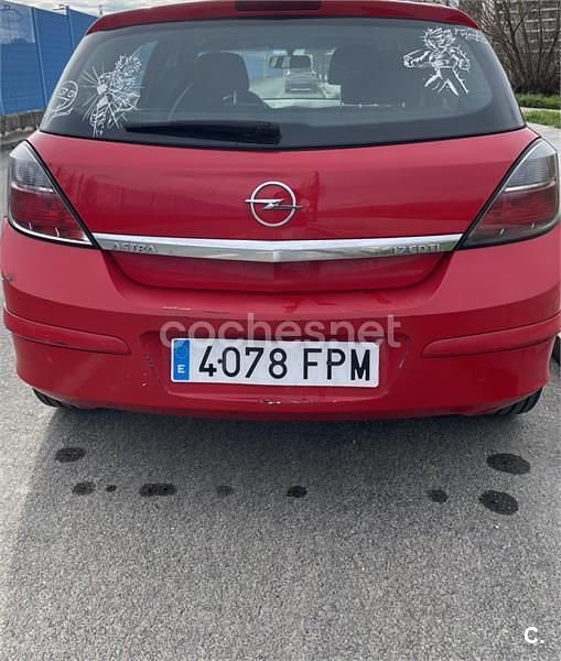 Usado Opel Astra Cosmo 100 CV (73 kW) 2007 Rojo Berlina
