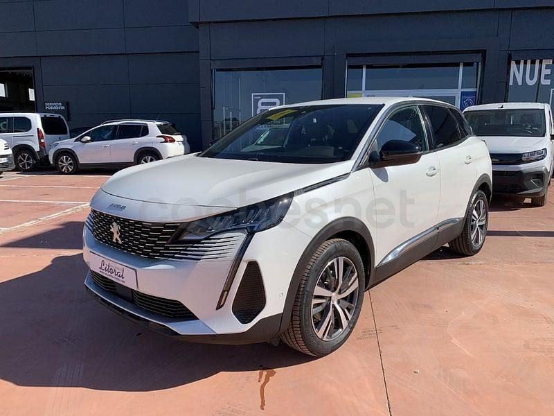 Usado Peugeot 3008 Allure 130 CV (95 kW) 2023 Blanco SUV