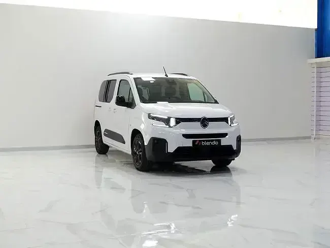 Usado Citroën Berlingo 102 CV (75 kW) 2024 Blanco Monovolumen