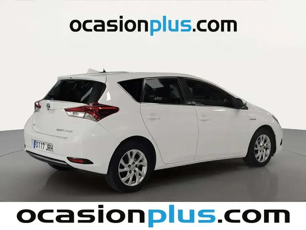Usado Toyota Auris Active 116 CV (85 kW) 2016 Blanco Utilitario