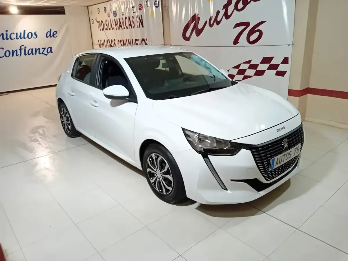 Usado Peugeot 208 Active 100 CV (73 kW) 2021 Blanco Utilitario