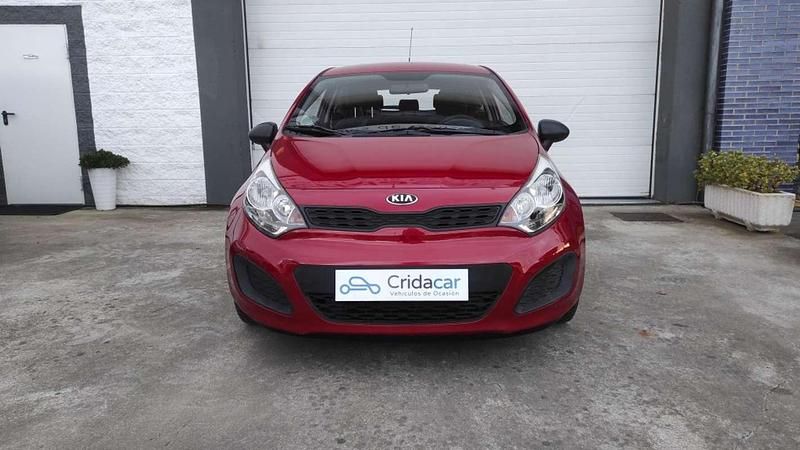 Usado Kia Rio 86 CV (63 kW) 2013 Burdeos Utilitario