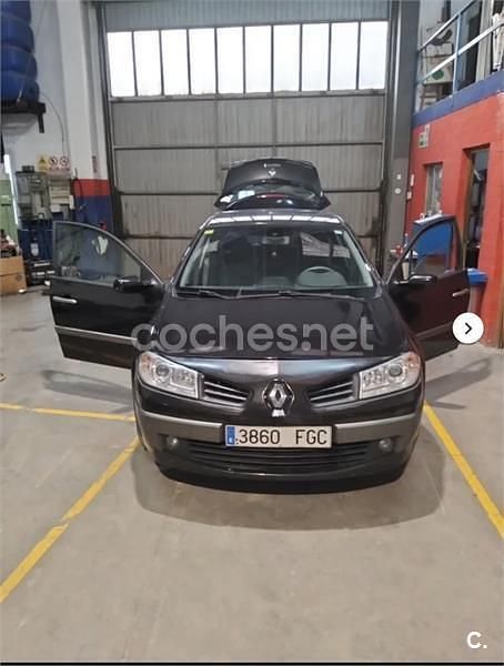 Negro Usado 2006 Renault Mégane II Berlina | 3300 € (Precio justo) - Imagen 1/4