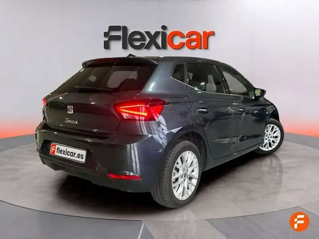 Usado Seat Ibiza XCELLENCE 116 CV (85 kW) 2025 Azul Utilitario