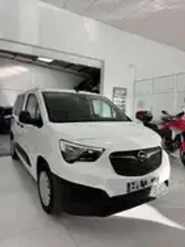 Usado Opel Combo Life Edition 102 CV (75 kW) 2020 Blanco Monovolumen