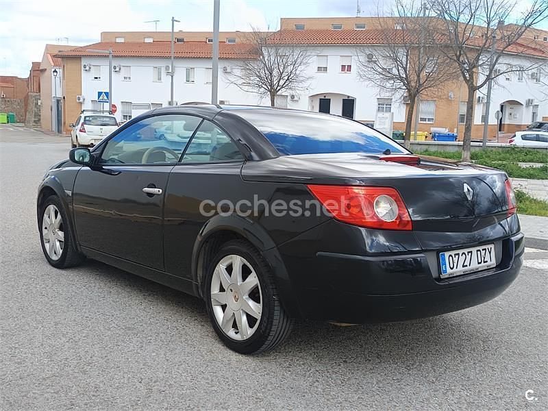 Usado Renault Mégane Cabriolet Authentique 120 CV (88 kW) 2006 Negro Descapotable